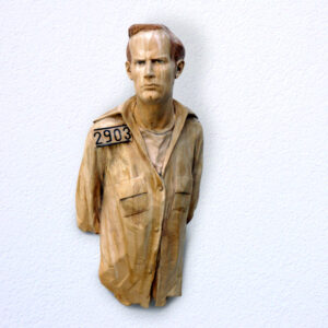 Leo Ferdinando Demetz, Colpevole II, tiglio, matita, 65 cm (25,6 in)