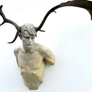 Leo Ferdinando Demetz, Serie Guerriero, tiglio, corna vere, 120 x 100 cm (47,2 x 39,4 in)