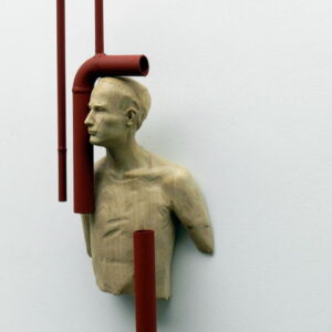 Leo Ferdinando Demetz, Dignità, castagno e ferro smaltato, 82 cm (32,3 in)